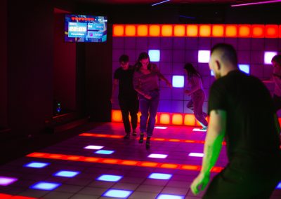 Catchpixel iekštelpu izklaižu parks Rīgā